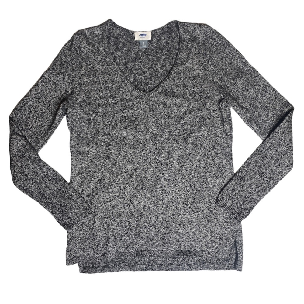Old Navy gray marble, V-neck sweater! 🤍